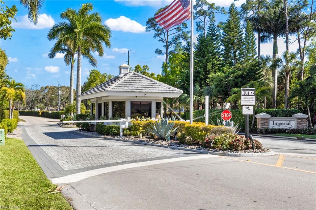 ABBEY ON THE LAKE - Residential