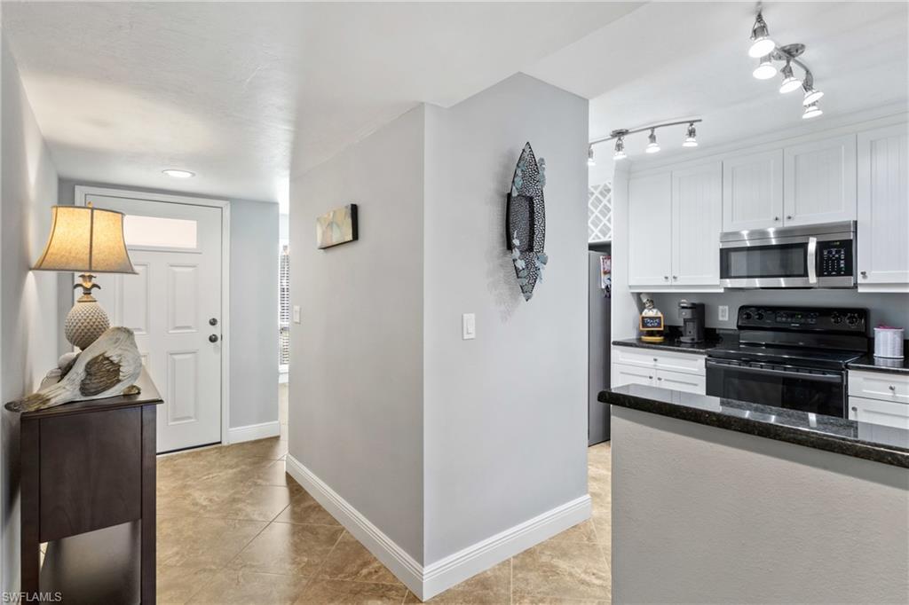 ABBEY ON THE LAKE - Residential