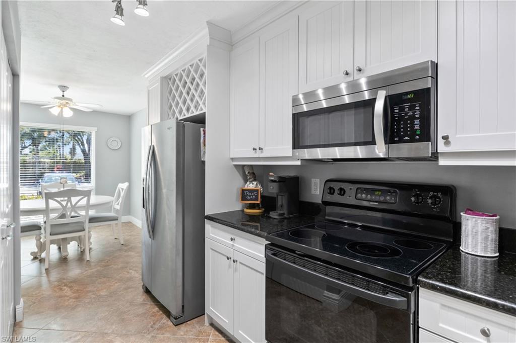 ABBEY ON THE LAKE - Residential