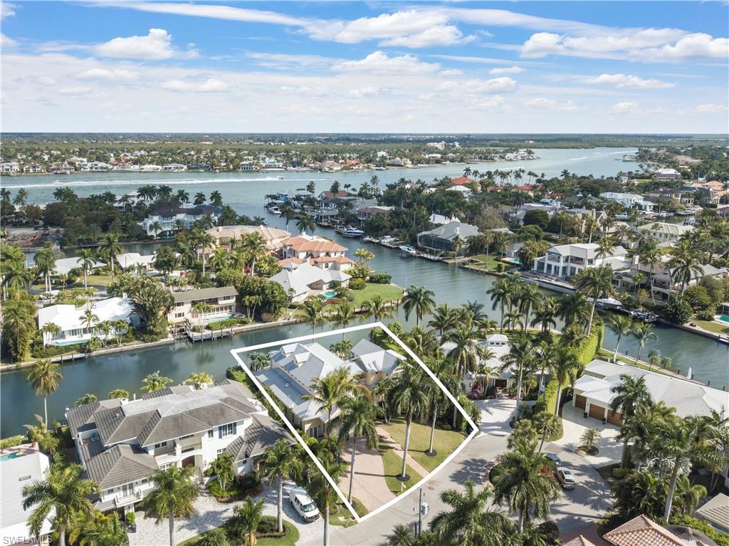 AQUALANE SHORES - Residential