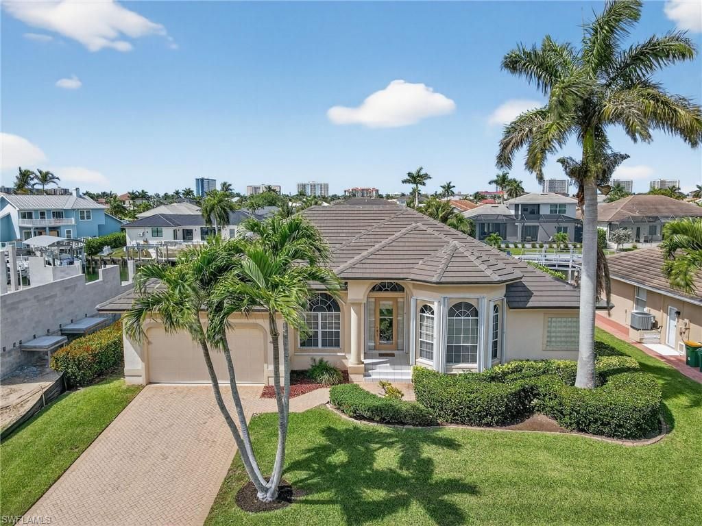 Photo of 400 Waterleaf CT, MARCO ISLAND, FL 34145 (MLS # 226014088)