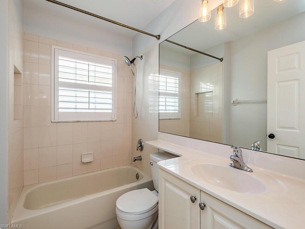 SATURNIA LAKES - Residential