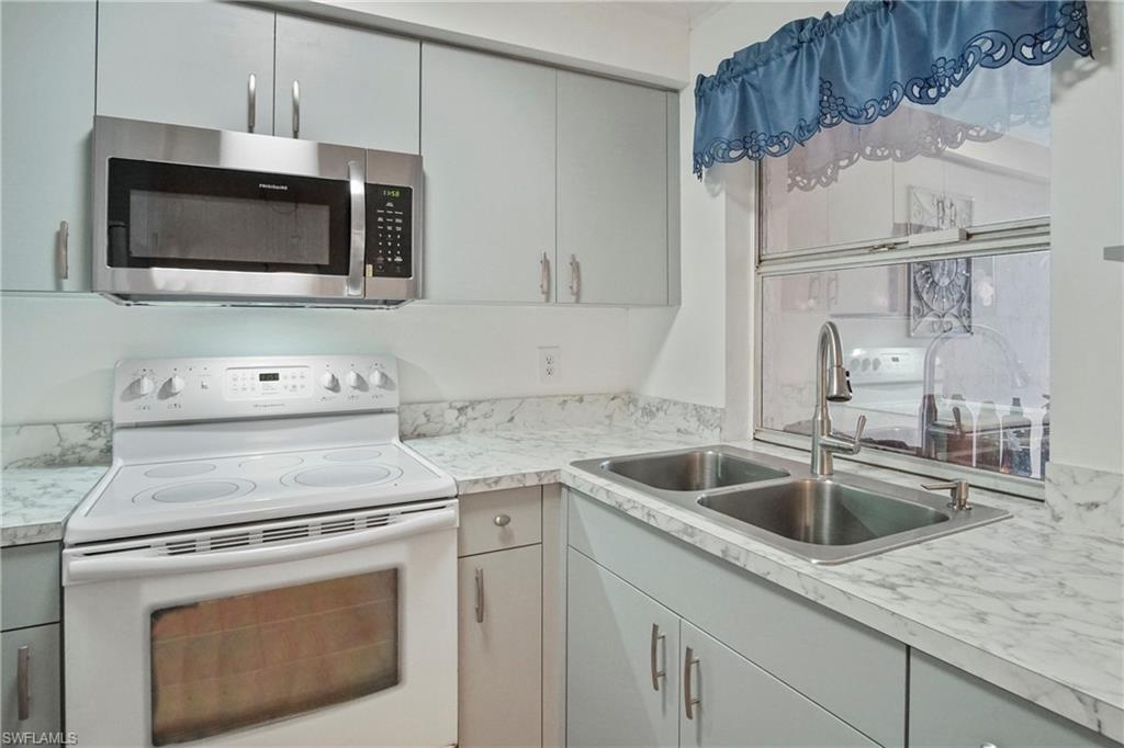 SAN CARLOS PARK - Residential