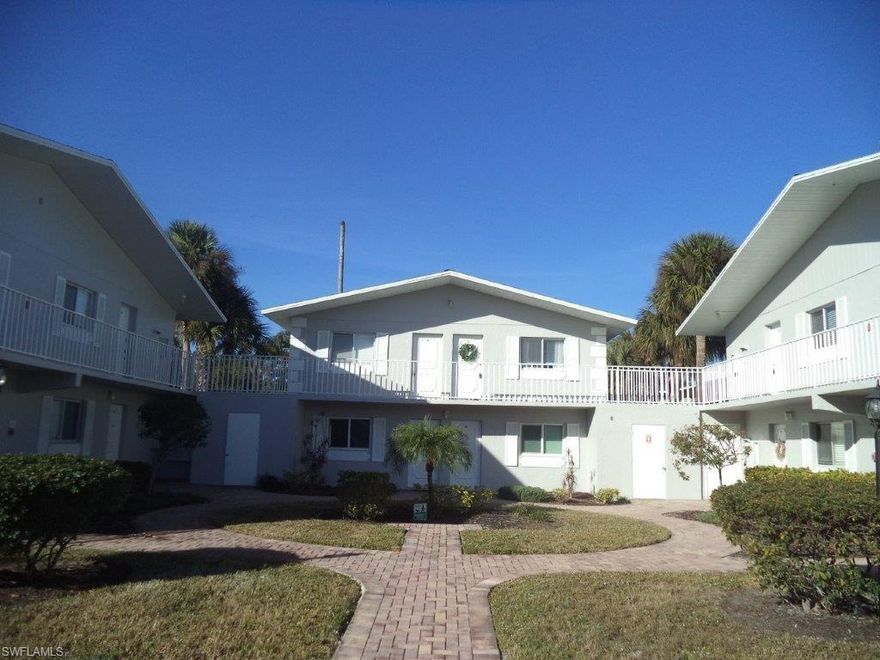 CLOSE to the BEACHES!! Remodeled 2/2 second floor unit in conveniently located GLADIOLUS Gardens Condominium !!! Located just off of Summerlin Pkwy in South Ft. Myers. Beautiful hard surface flooring thru out! Water/Sewer is PAID! Ready to MOVE IN!!