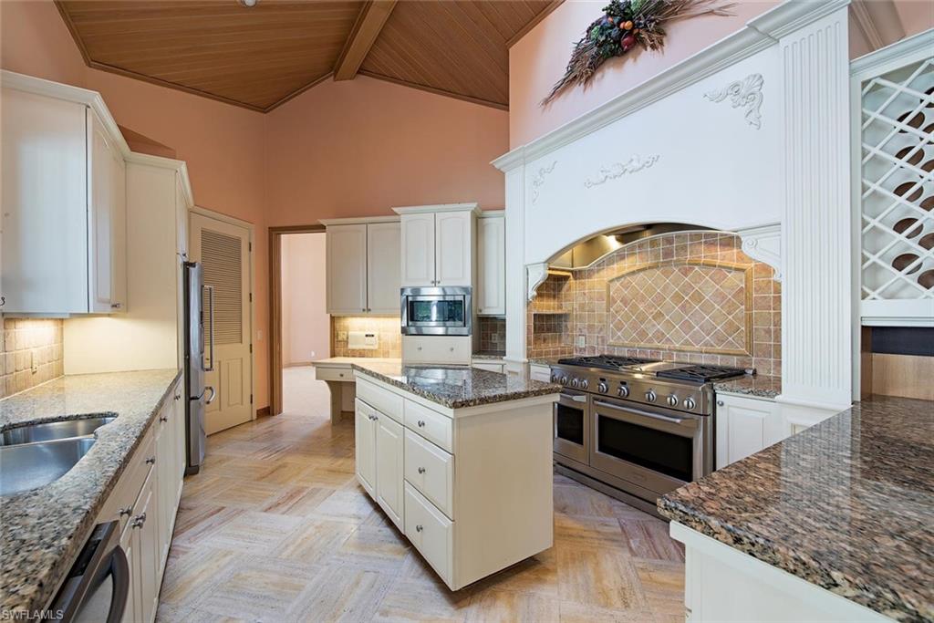 BAY COLONY SHORES - Residential