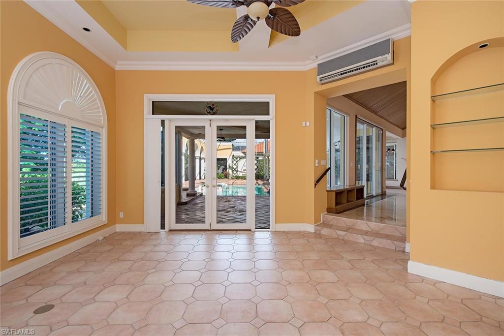 BAY COLONY SHORES - Residential