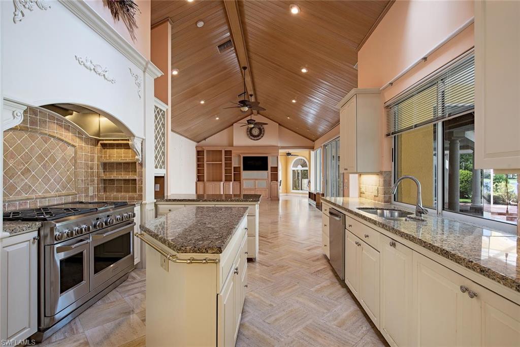 BAY COLONY SHORES - Residential