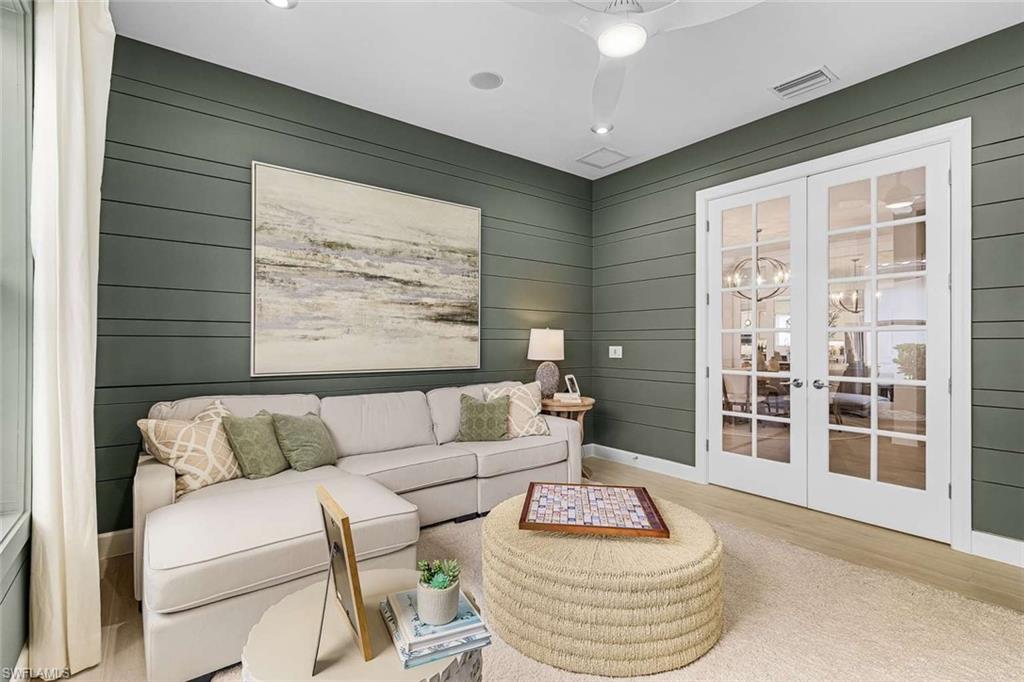 ESPLANADE LAKE CLUB - Residential