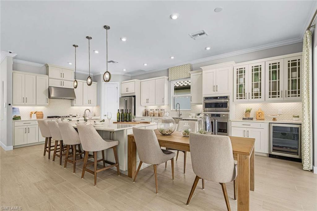 ESPLANADE LAKE CLUB - Residential