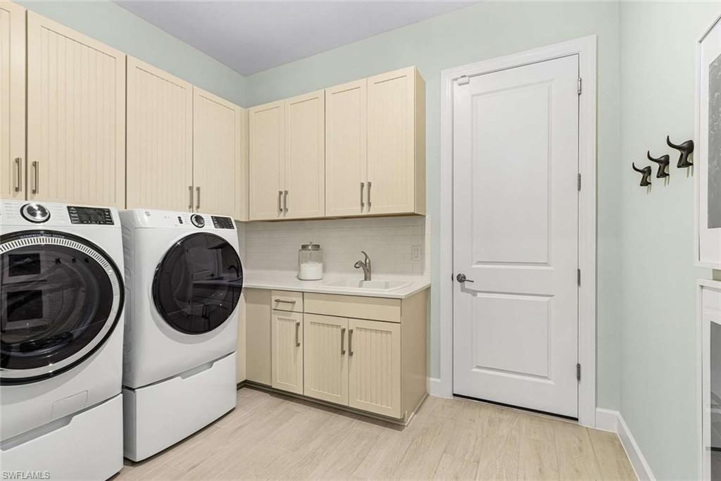 ESPLANADE LAKE CLUB - Residential