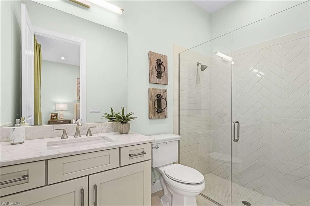 ESPLANADE LAKE CLUB - Residential