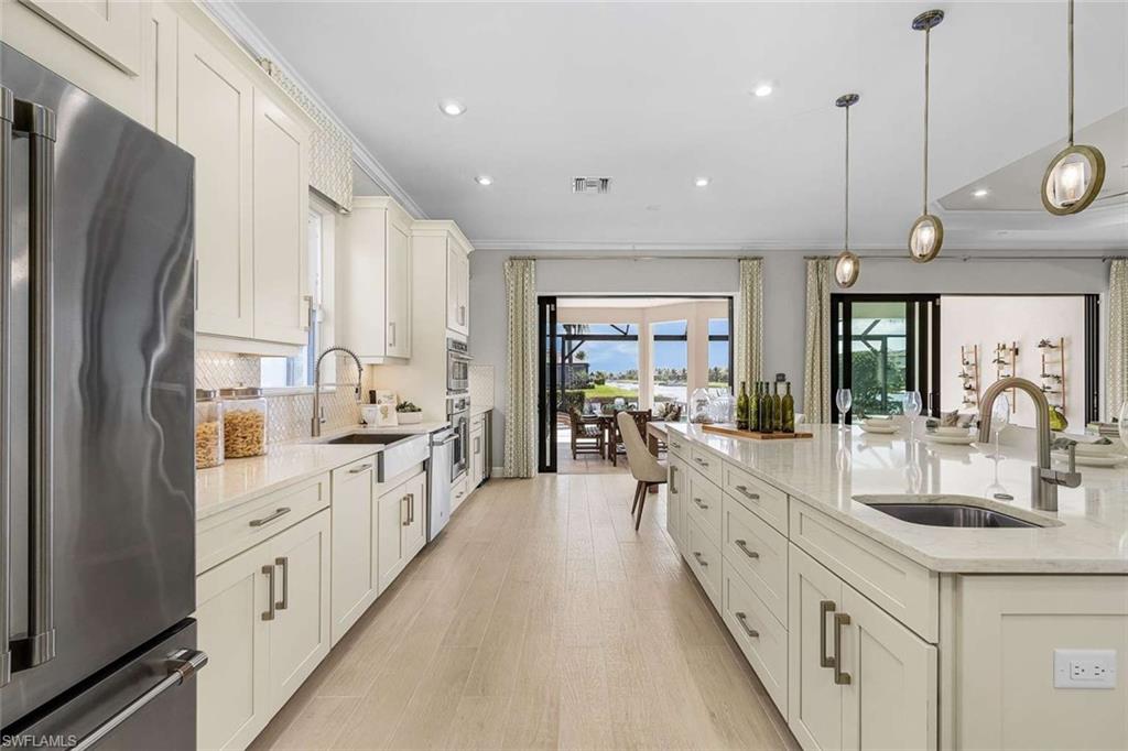 ESPLANADE LAKE CLUB - Residential