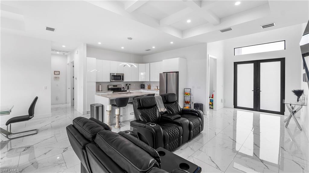 GOLDEN GATE CITY - Residential