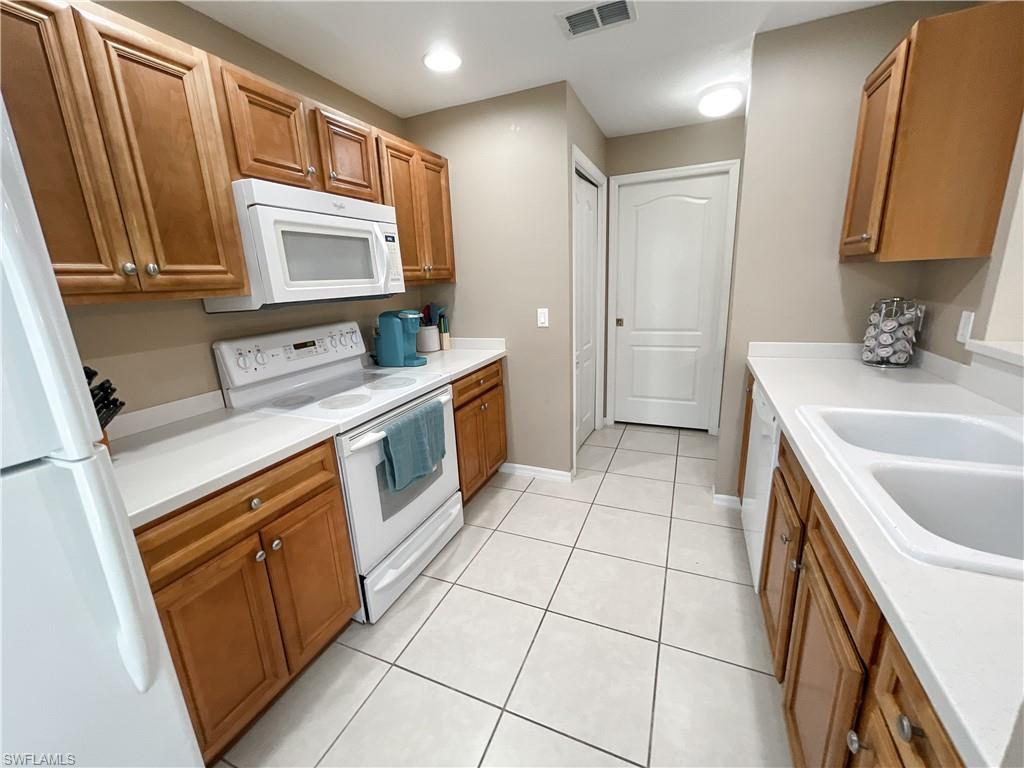 TOWNHOMES AT STONEYBROOK - Residential