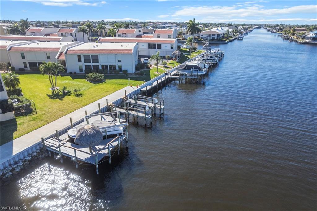 RIVERS CONDO - Residential