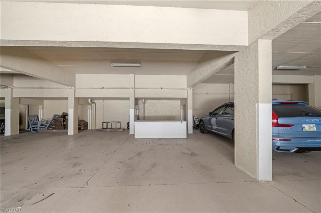 RIVERS CONDO - Residential