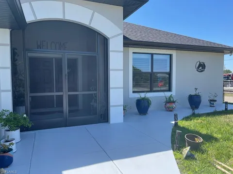 3219 32nd St SW, Lehigh Acres, FL 33976 - #: 224087467