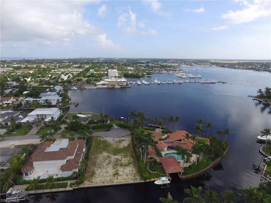 An incredible building opportunity with terrific views of Naples Bay! Situated on a quiet, cut-de-sac street with southern exposure, and great proximity to the shops/fine dining of 3rd St. S and the beach. Plans are available. New seawall in 2018.