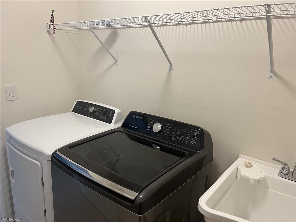 TOWN LAKES - Residential Lease