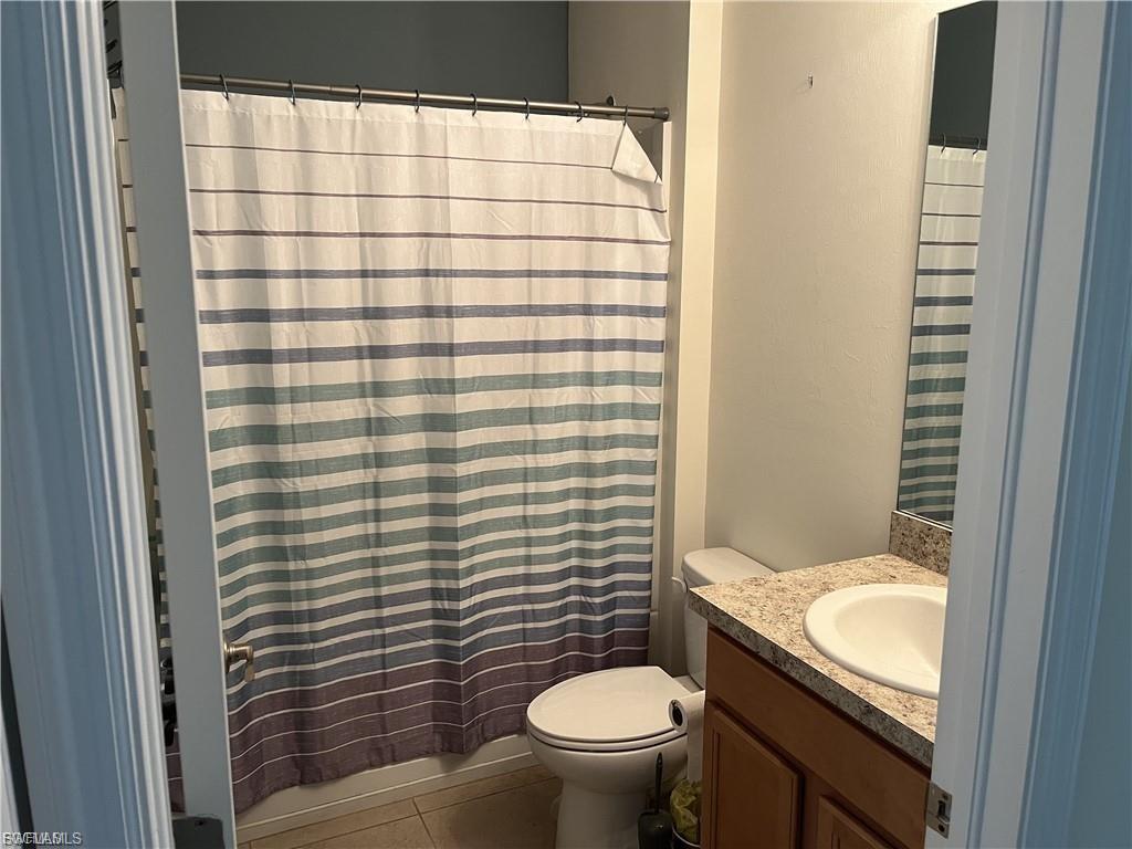 TOWN LAKES - Residential Lease