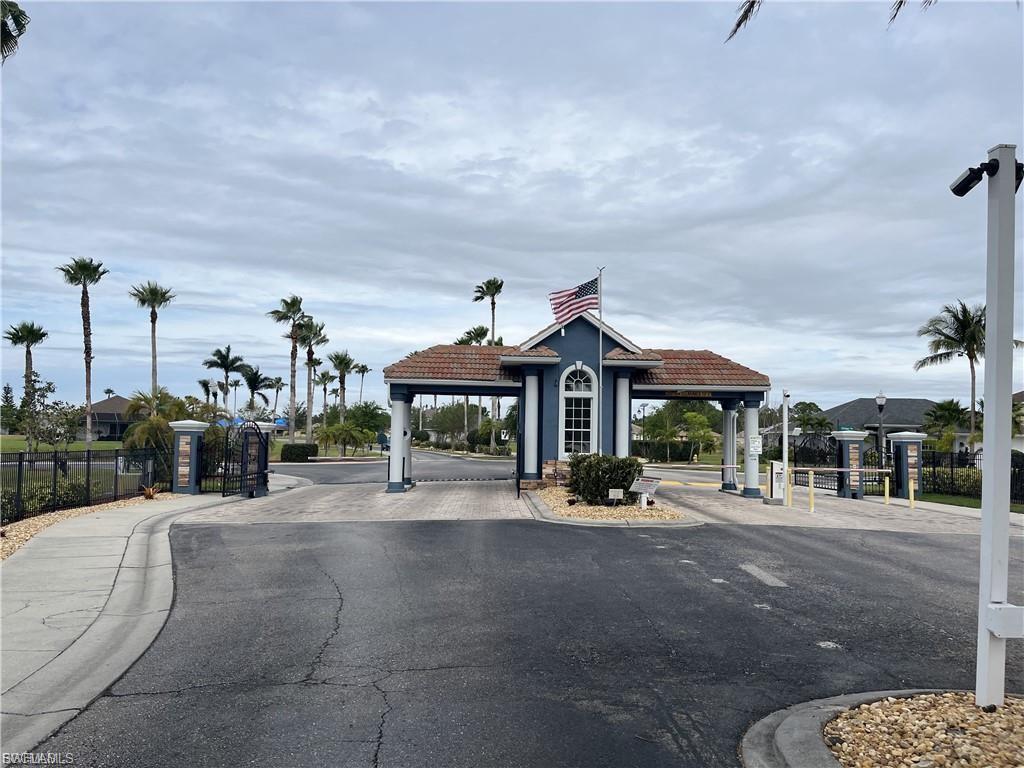 TOWN LAKES - Residential Lease