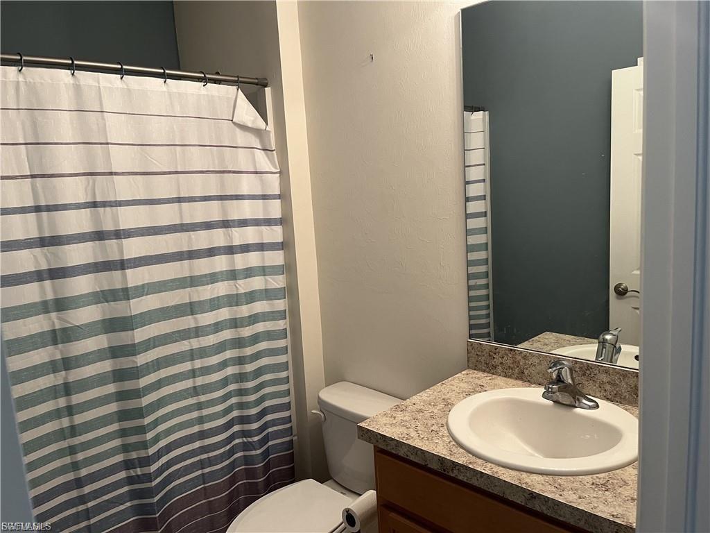 TOWN LAKES - Residential Lease