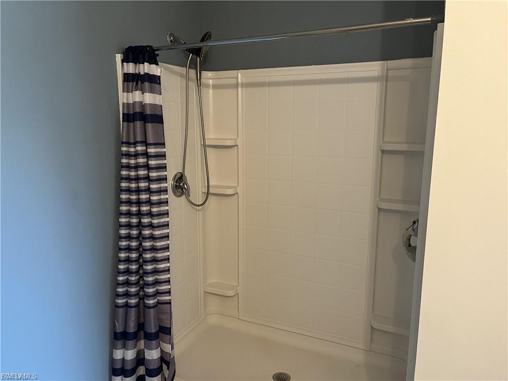 TOWN LAKES - Residential Lease