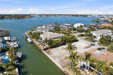 1670 Dolphin CT NAPLES FL 34102