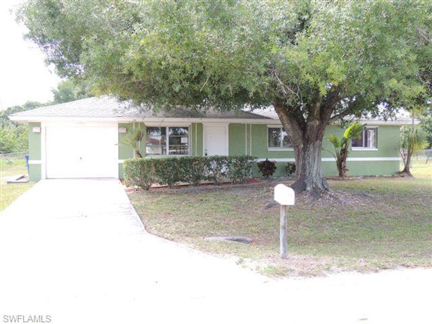 SINGLE FAMILY HOME IN FORT MYERS SHORES! HOME OFFERS 3 BEDROOMS, 1 BATHROOM AND ATTACHED 1 CAR GARAGE. HOME IS NEED OF UPDATING AND REPAIRS. THIS IS A FREDDIE MAC/HOMESTEPS FORECLOSURE SOLD IN AS-IS CONDITION WITH THE RIGHT TO INSPECT. PLEASE PROVIDE PROOF OF FUNDS OR PRE APPROVAL LETTER. Use AS-IS FARBAR CONTRACT FOR OFFERS. THIS IS NOT A SHORT SALE!
