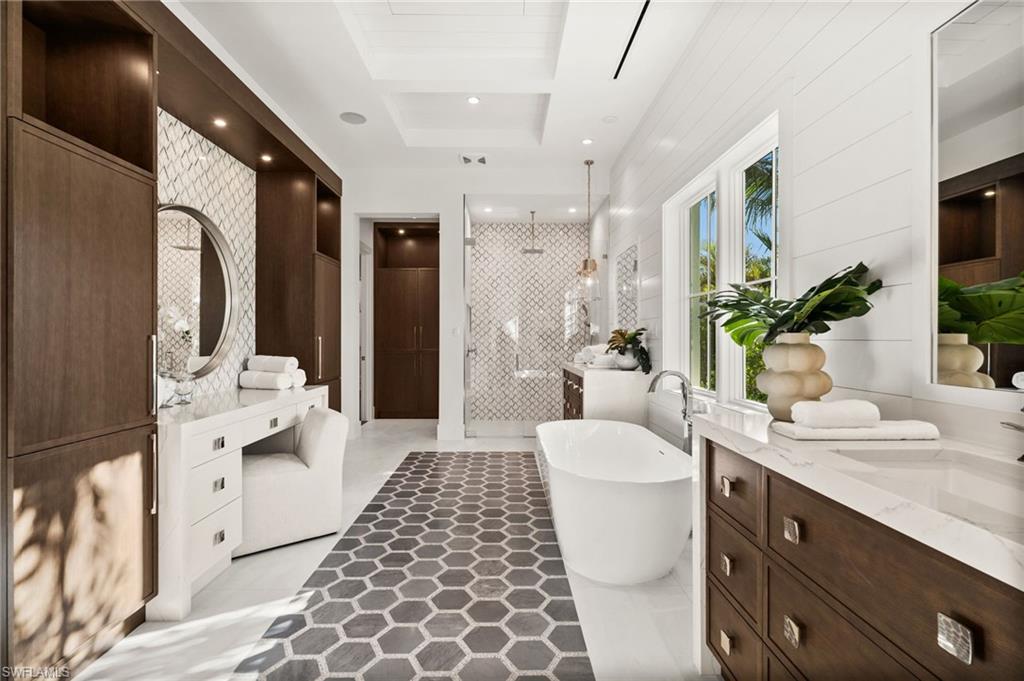 PARK SHORE - Residential