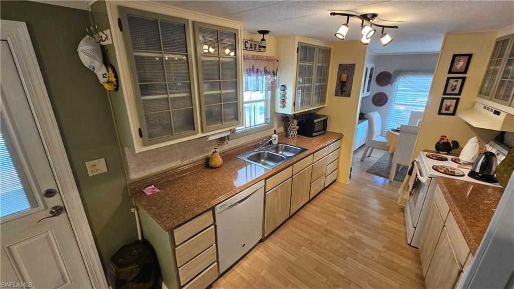 IMPERIAL BONITA ESTATES - Residential