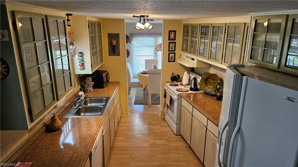 IMPERIAL BONITA ESTATES - Residential