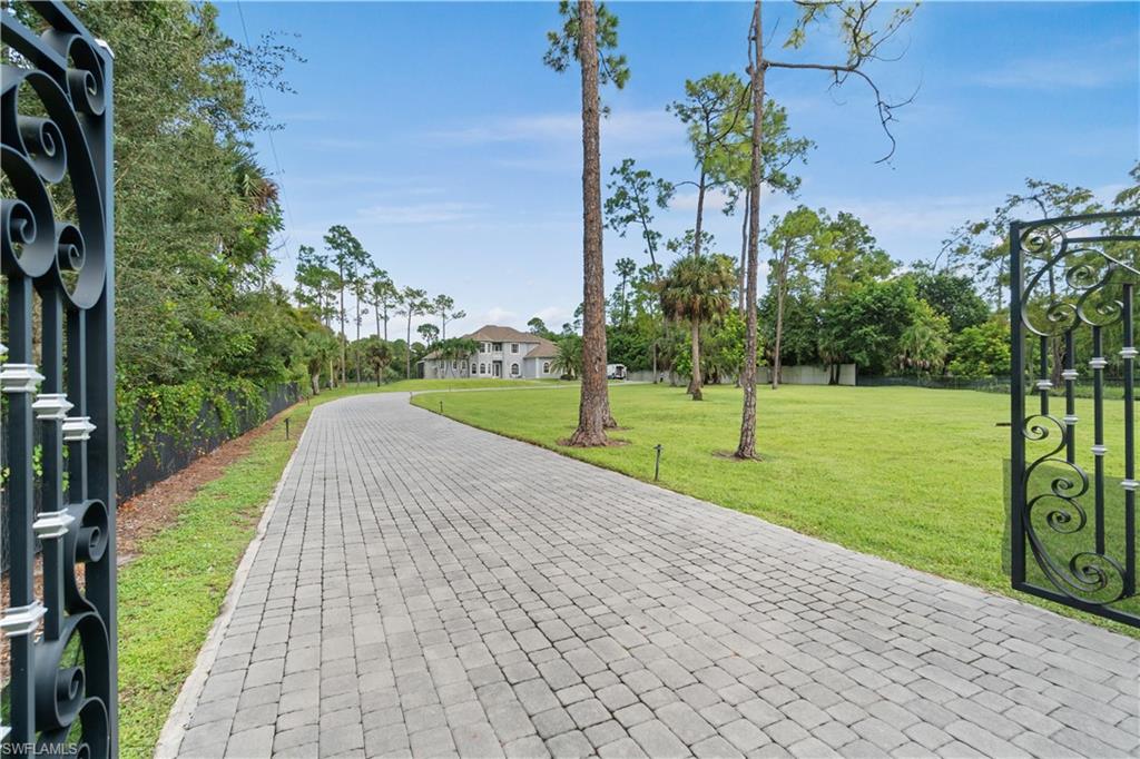 6181 Hidden Oaks LN