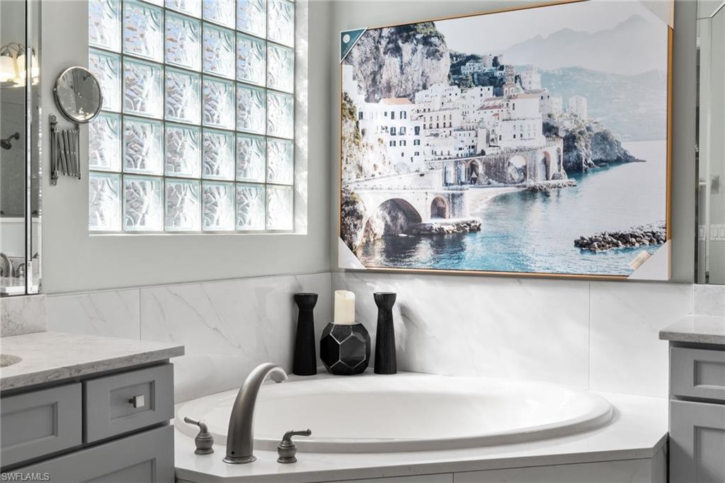 HERITAGE BAY - Residential