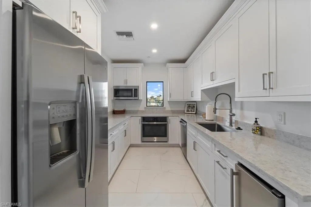 Naples, Florida 34103, United States, 2 Bedrooms Bedrooms, ,2 BathroomsBathrooms,Residential,Active,26823