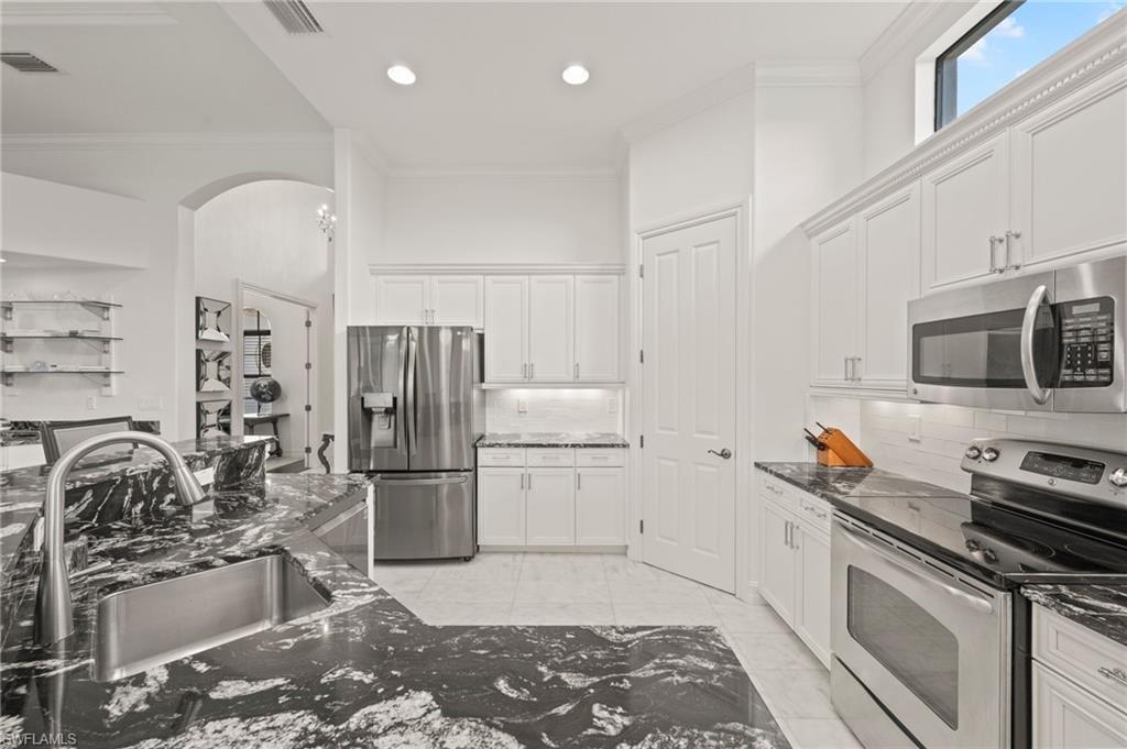 SECOYA RESERVE - Residential Lease