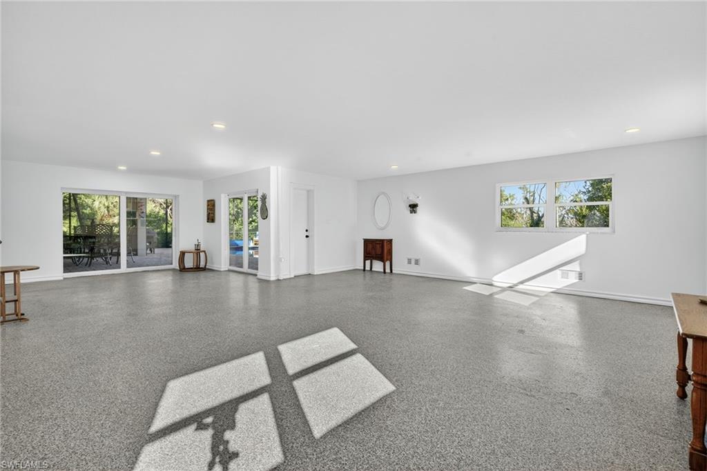 GUMBO LIMBO - Residential