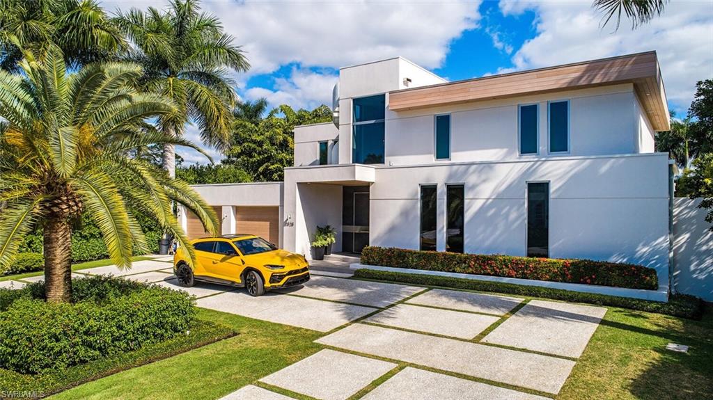 MOORINGS - Residential