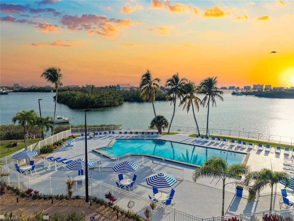 BOARDWALK CAPER - Residential