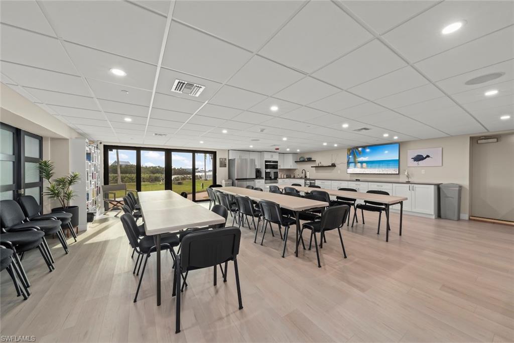 BOARDWALK CAPER - Residential