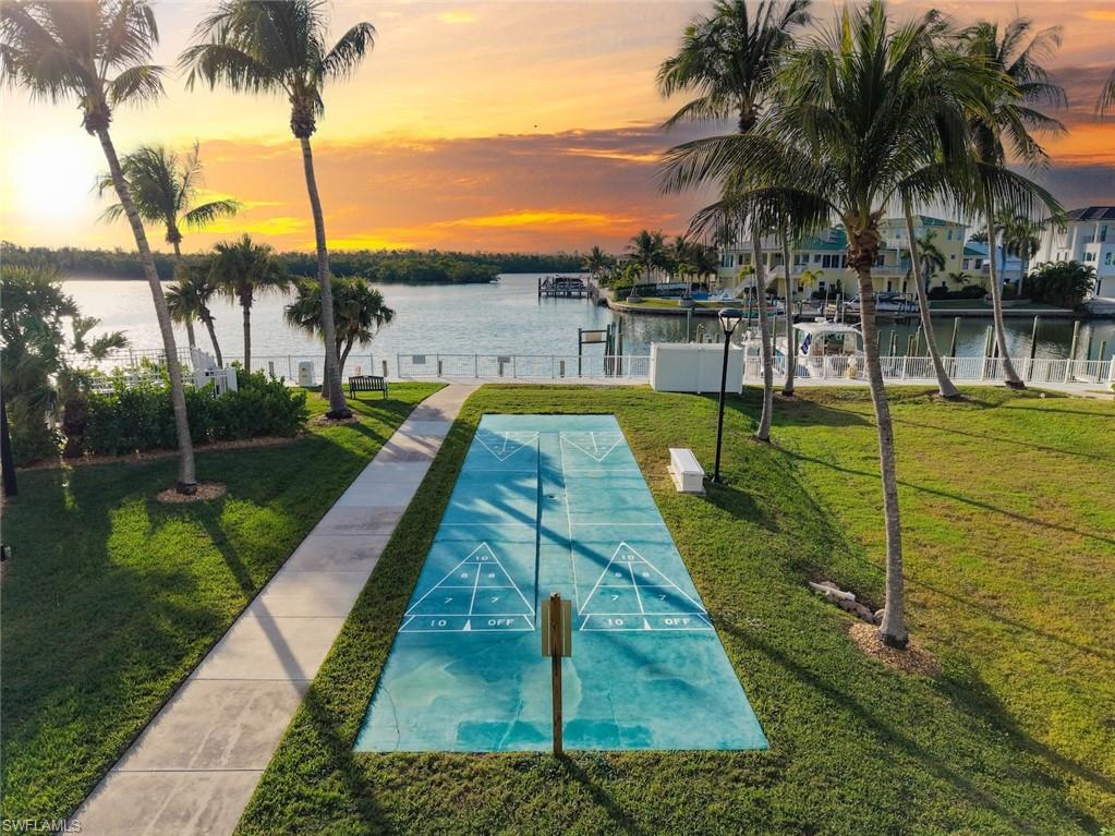 BOARDWALK CAPER - Residential