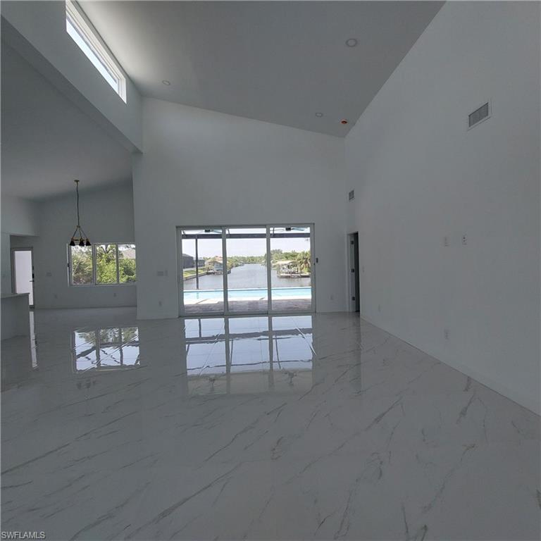 4009 Jacaranda PKWY W