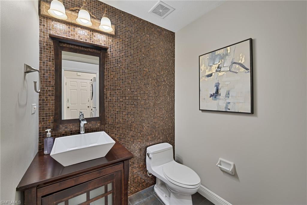 HIDDEN LAKES AT WOODS EDGE - Residential