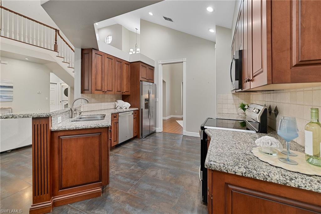 HIDDEN LAKES AT WOODS EDGE - Residential