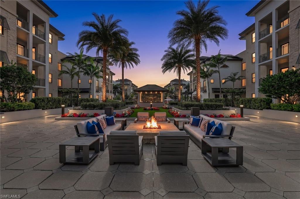 NAPLES SQUARE - Residential