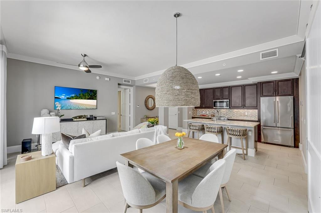 NAPLES SQUARE - Residential
