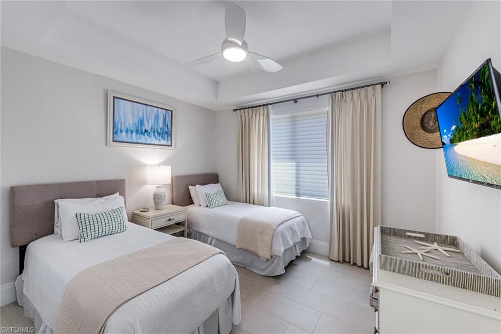 NAPLES SQUARE - Residential