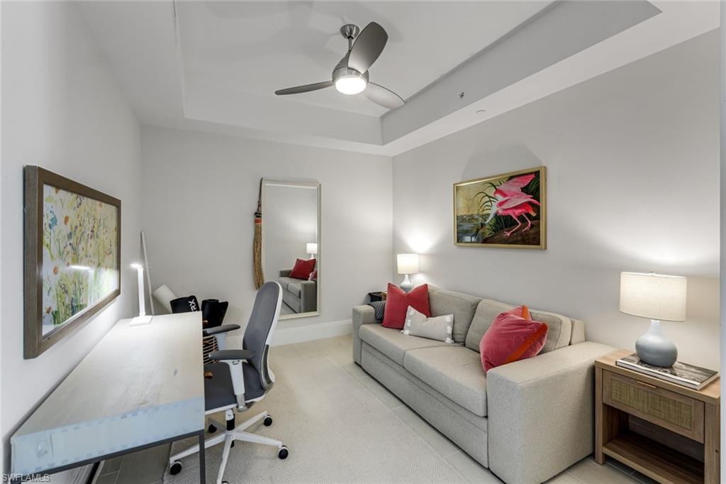 NAPLES SQUARE - Residential