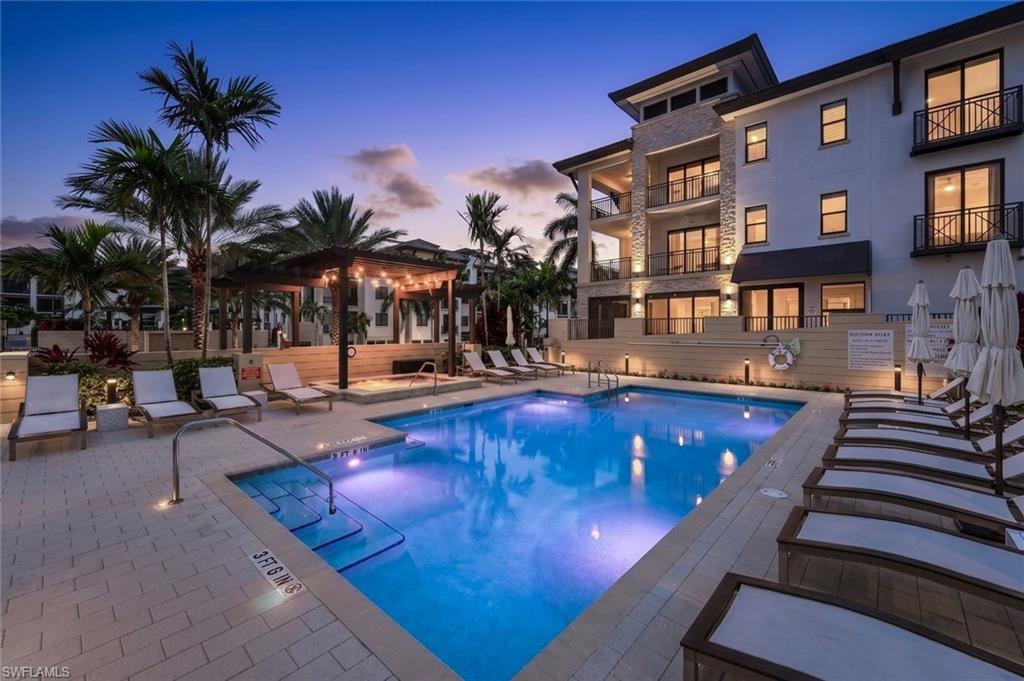 NAPLES SQUARE - Residential