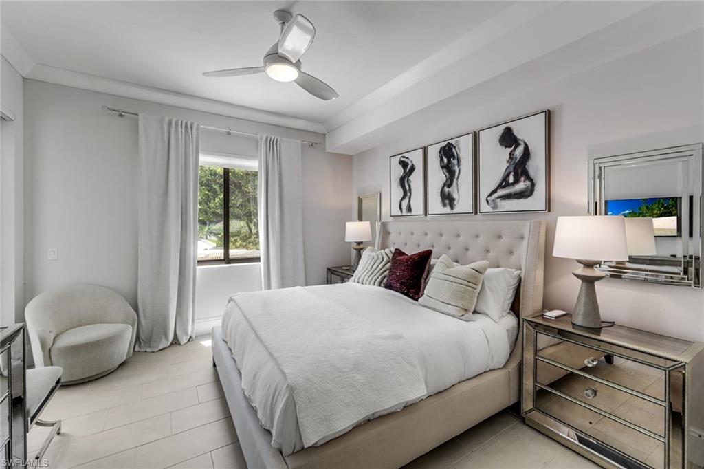 NAPLES SQUARE - Residential